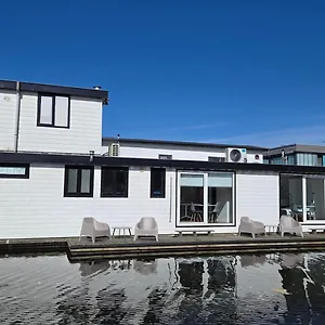 Bed & Breakfast Houseboat The New - Nieuwe
