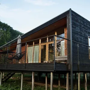 Basecamp Tiny House Village 펜션 *