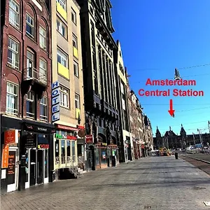 Dam Hotel 2*