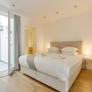 Luxurious In Jordaan Couple Getaway Bed & Breakfast 3*