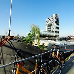 Eco Houseboat ゲストハウス *