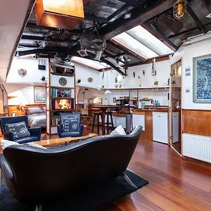Anna Houseboat Botel Amsterdam