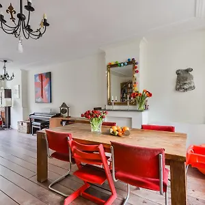 Tolstraat Family House