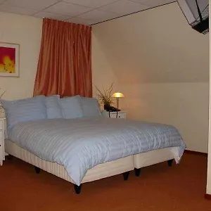 Vivaldi Hotel Отель 3*