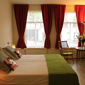 Bed & Breakfast Private Suite's Close Haarlemmerplein *