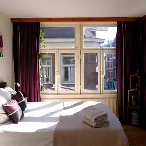 Eelhouse Private 2*