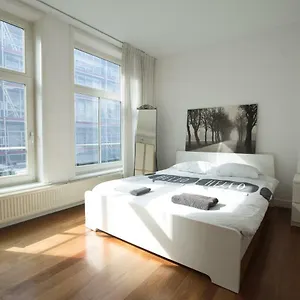 Apartment Haarlemmerstraat Next To Central Station *