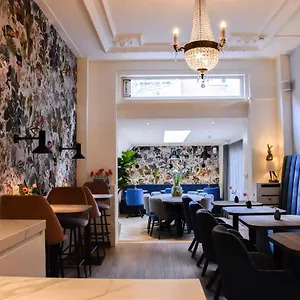 Otel Asterisk, A Family Run Amsterdam